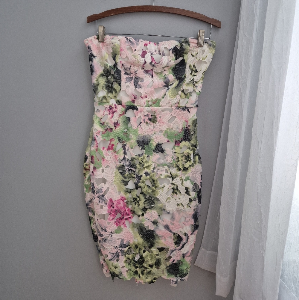Strapless Floral Lace Cocktail Dress
